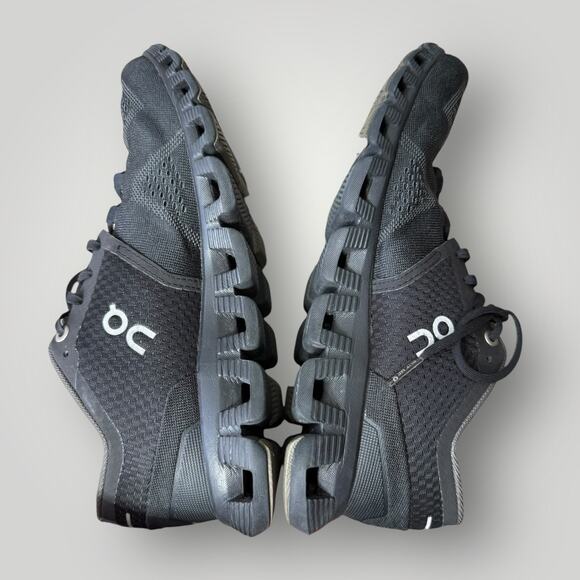 ON Running Cloud Women’s Shoes – Size W7.5 – Black – Pre-Owned - Picture 5 of 11